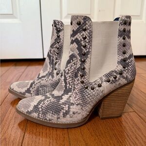 Dingo Snakeskin Ankle Boots size 9